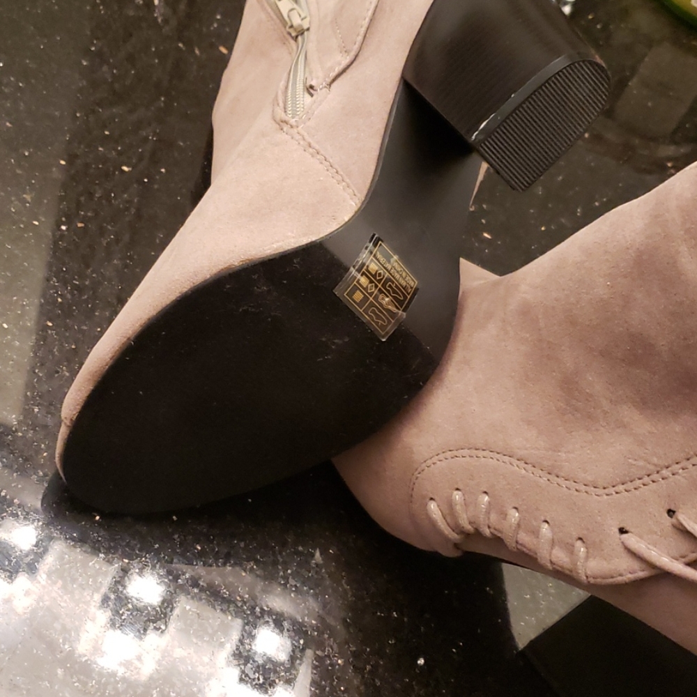 NEW--Peep-toe Bootie - Picture 4 of 4